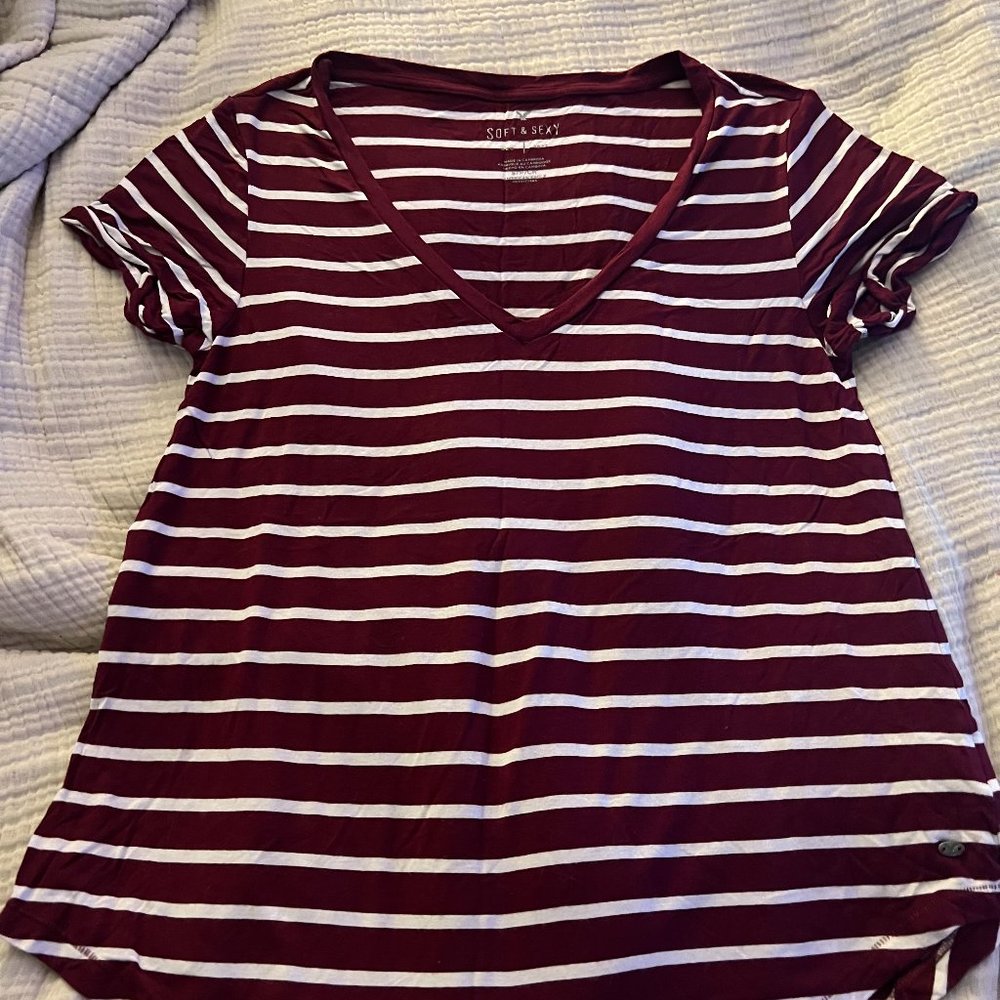 American Eagle Soft and Sexy Burgundy/White Stripped V-neck SIZE S